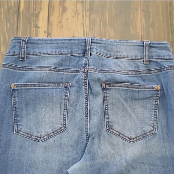 Maurices jeans - Picture 3 of 6